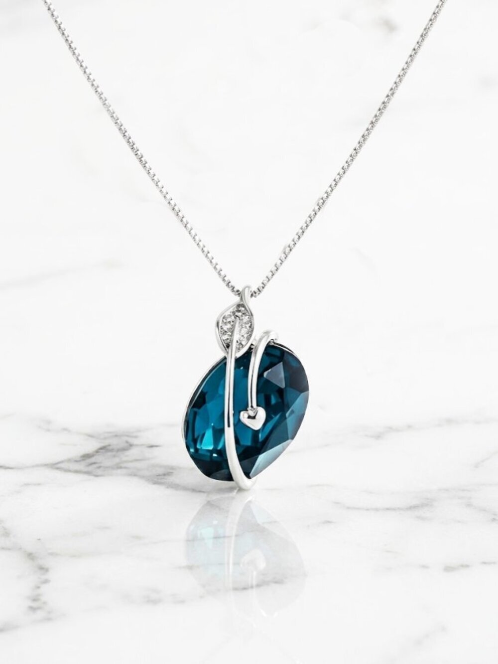 Ladies Elegant Blue Platinum Crystal Necklace